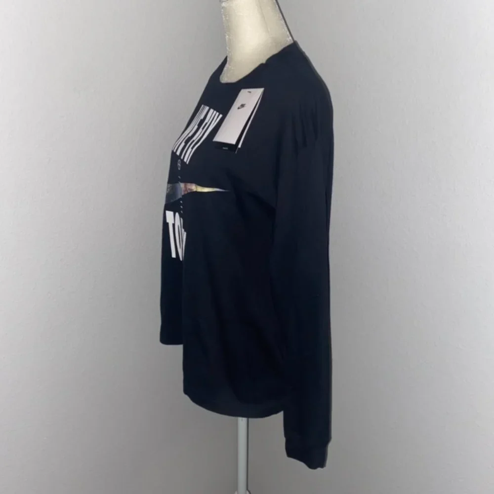 NIKE Long Sleeve Graphic Tee‎